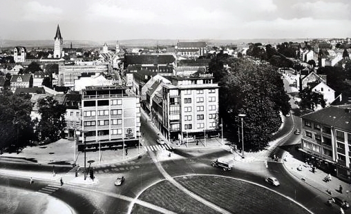 Zum weißen Rössel; Schulespielen